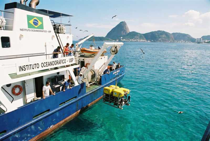 Explorando o Atlantico Sul: A Ciencia Oceanografica Brasileira e Seus Segredos Subaquaticos